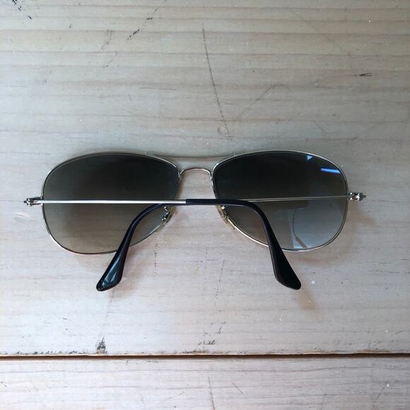 Ray-Ban EUC Men's Cockpit Sunglasses with Case - Picture 3 of 5